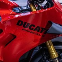 One Pair Ducati Logo Emblem Sticker Reflective Motorcycle Body Waterproof Vinyl Decal For Ducati Panigale Diavel Superleggera V4