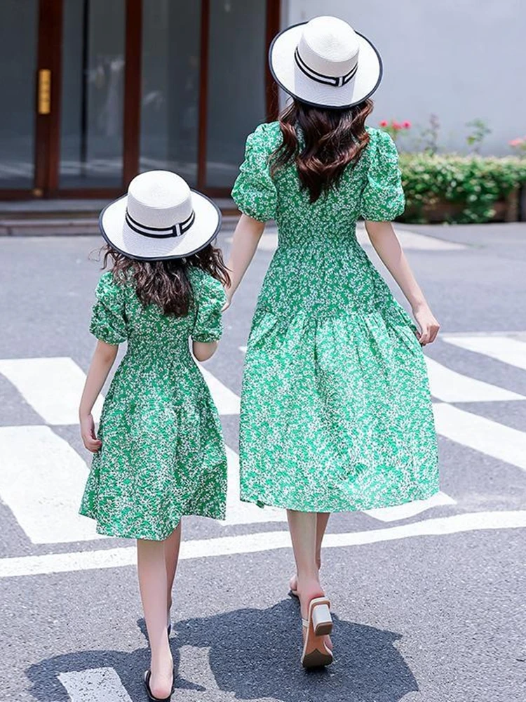 Explosive Street Parent Child Dress Mother and Women's Chiffon Dress 2023 Summer Fragmented Flower Bohemian Vacation Beach Skirt