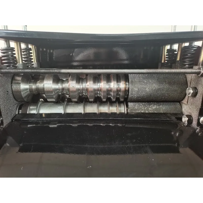 Multifunctional wire stripping machine Cable stripping machine for sale/Waste copper wire recycling machine