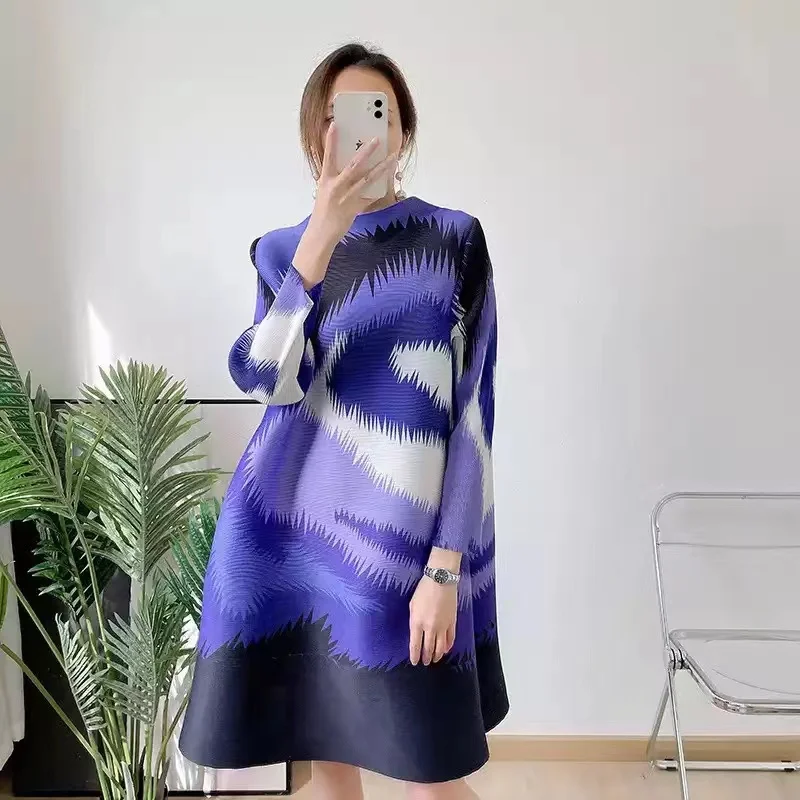 

Miyak Pleated Vintage Print Elegant Knee Length Dress Women Spring Three-quarter Sleeve Half High Neck Loose Casual Lady Dress