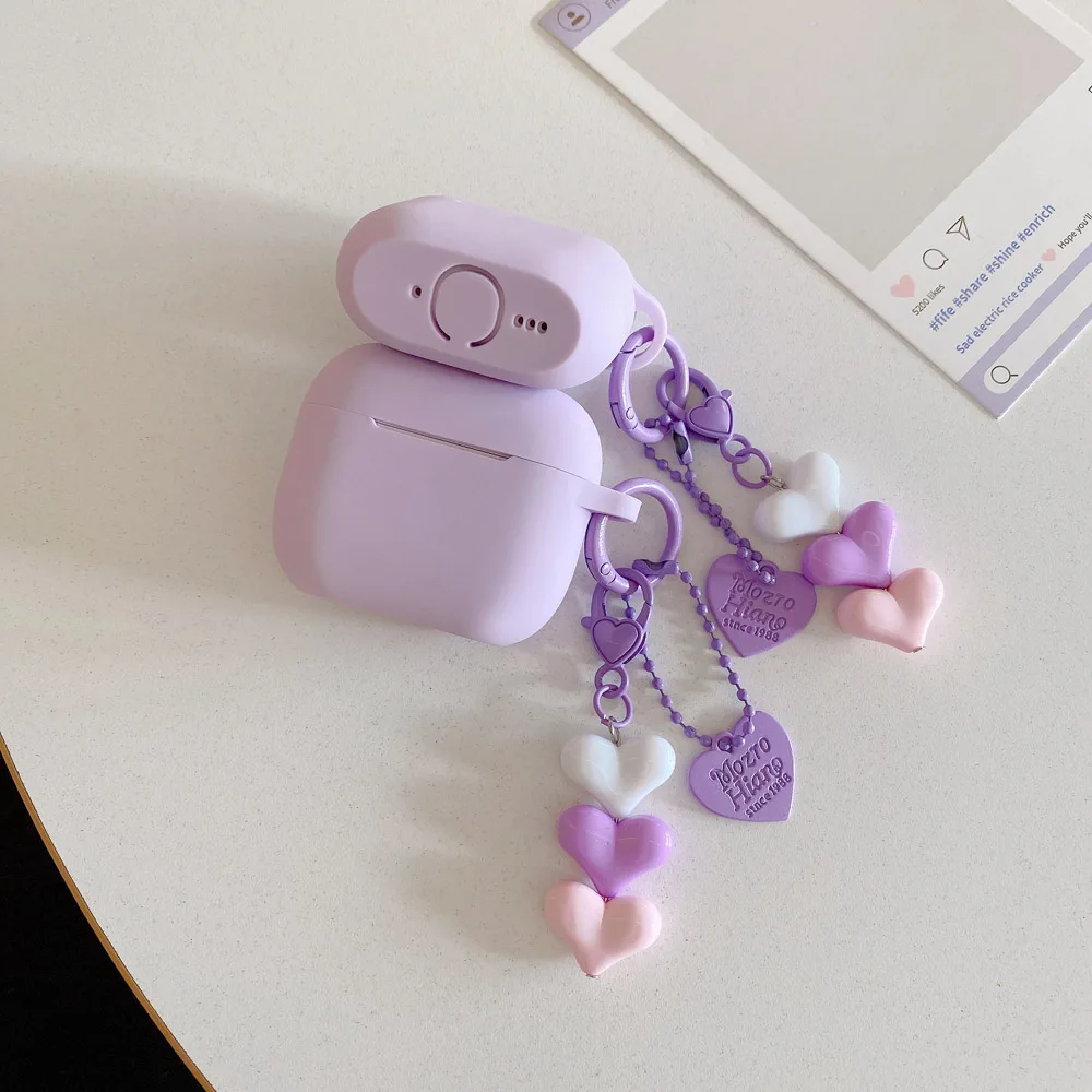 حافظة لهاتف أبل Airpods 4 3 2 1 حافظة ملحقات سماعات الأذن غطاء حماية من السيليكون الأرجواني غير اللامع لأجهزة AirPods Pro 2 مع قلادة