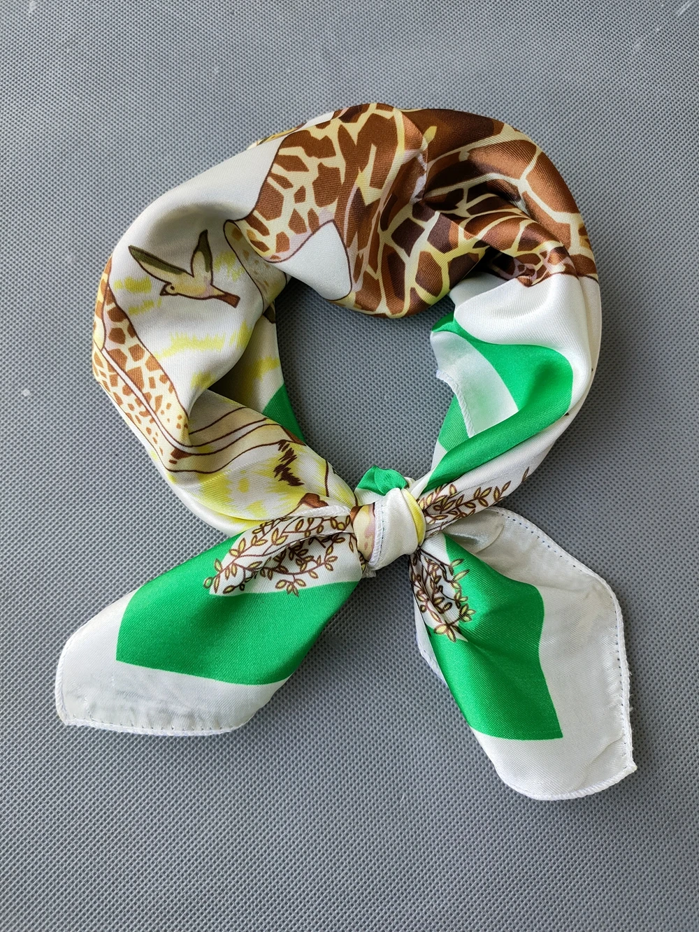 New Beige Green Giraffe Silk Scarf Summer Fall Elegant Satin Small Square Head Scarves Fashion Accessories Headband