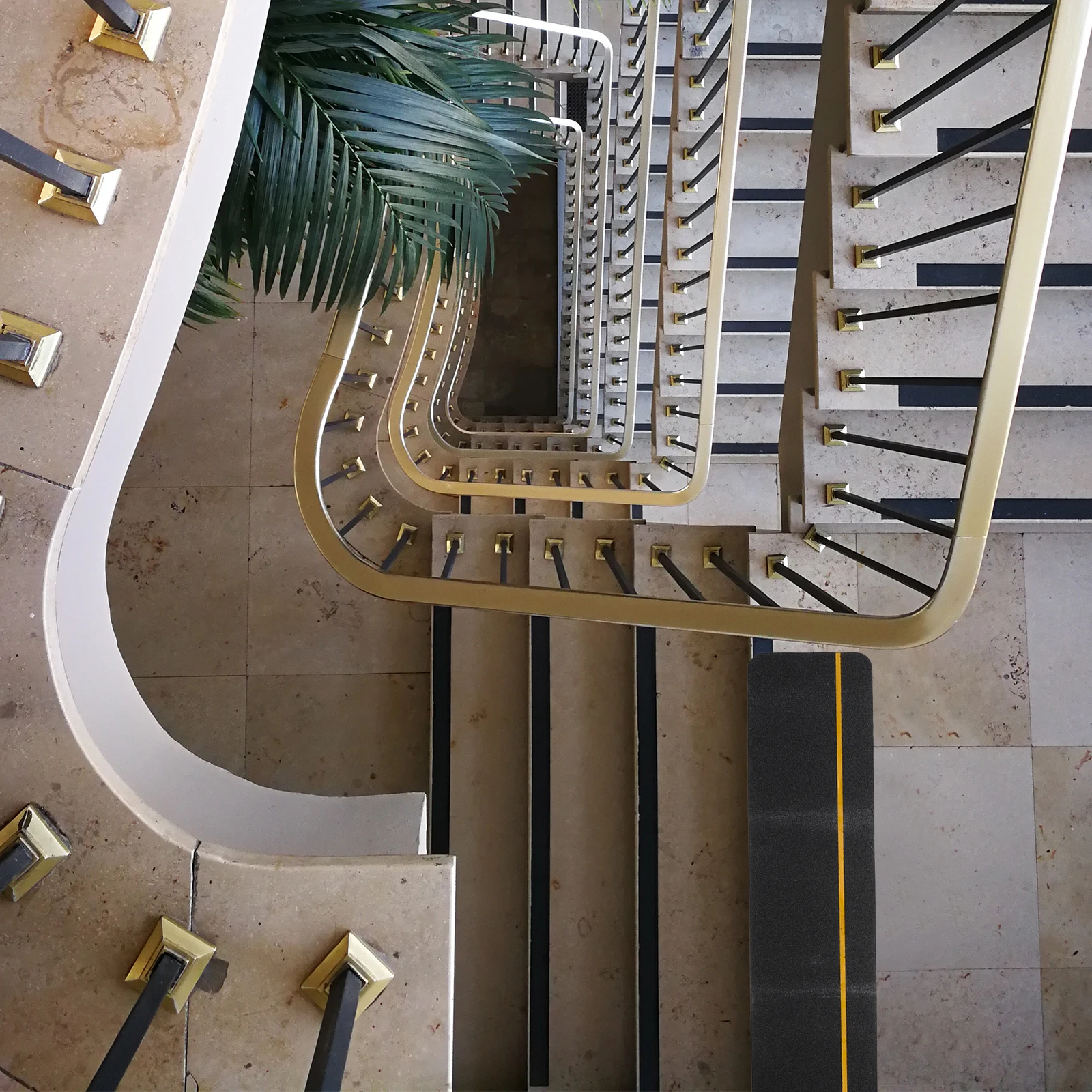 

Vinyl Anti-slip Reflective Strips Tape Outdoor Stair Treads Non Skid Yellow Traction