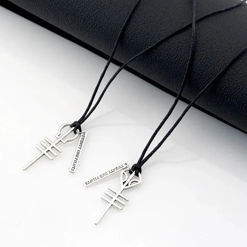-Twenty One Rock Band Necklaces & Pendants Cord BFF Best Friends Skeleton Necklace Punk Men Women Music Hip Hop Jewelry
