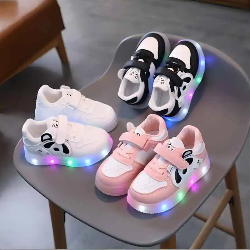 

Children's LED Llluminated Shoes Spring 2024 New Leather Sports Shoes Boys Girls Baby Soft Sole Anti Slip Casual Board Shoes