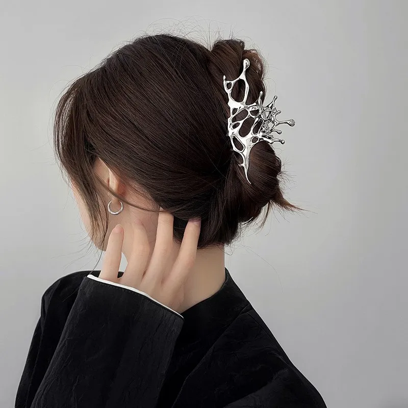 

2025 Geometric Claw Clips Women Large Metal Silver Color Korean Fashion Shark Hair Clips Girls Grab Clamps Hair Accessories