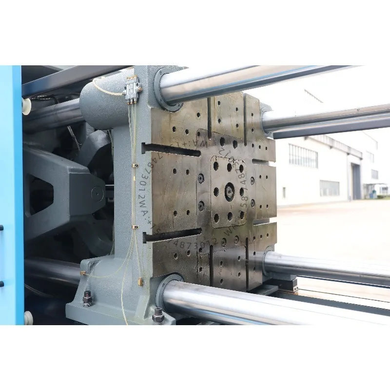 Customized Plastic Mannequin Making Machine 280 Ton Inje ction Moulding Machine