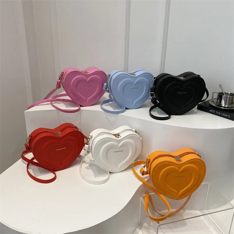 Fashionable Personalized Cute Peach Heart 2024 New Simple Texture, Single Shoulder Portable Multifunctional Women's Shoulder Bag