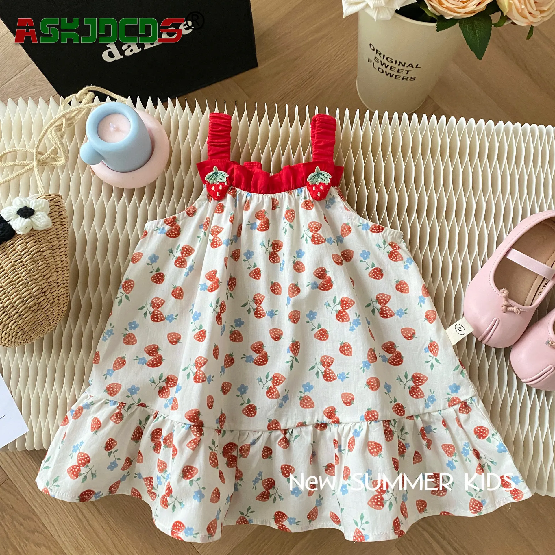 

Cute Comfortable: 2023 Summer Sling Dresses for Kids Baby Girls with Ruched Strawberry Print Design - Infant Children 3M-6Y