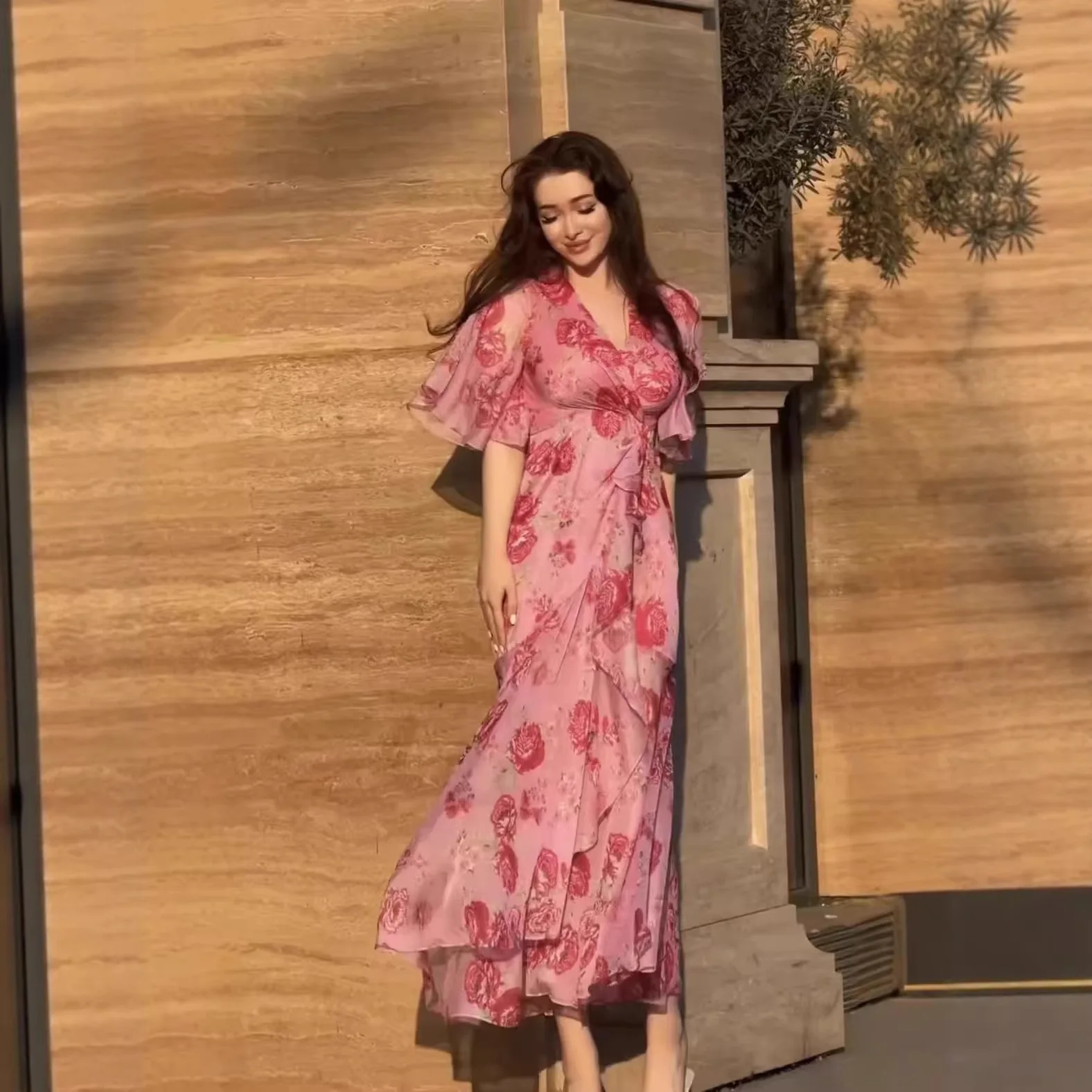 

Summer Printed Dress Women Sexy V-neck Half Sleeve Waist Cinching Dress Ladies Fashion Vacation Beach Summer 2026 Party Wear