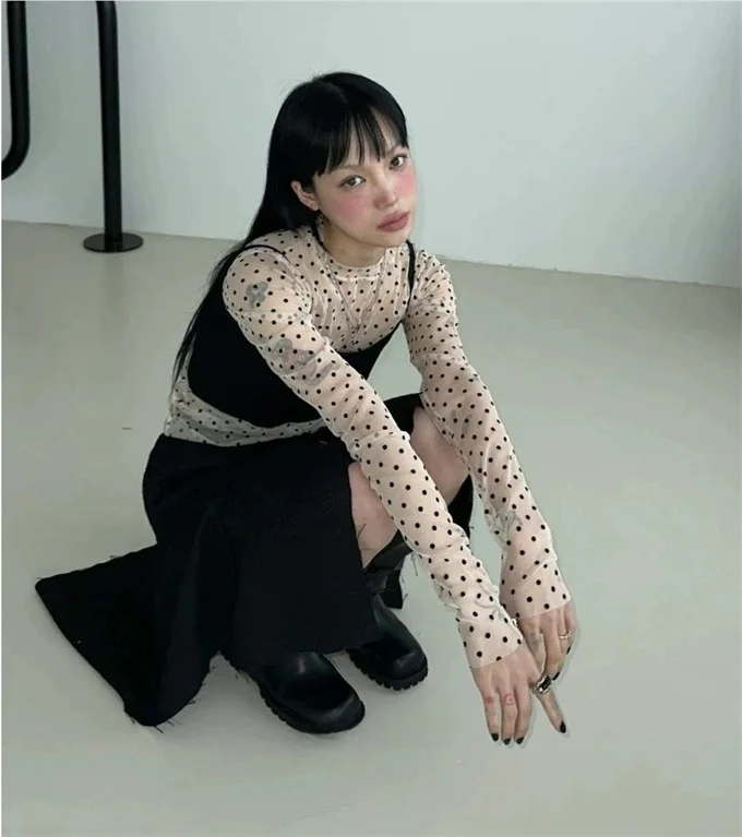 

Весна 2024: Новинка! Женская модная футболка с длинным рукавом в горошек, круглым вырезом и сетчатой подкладкой. Идеально подходит для любого образа.