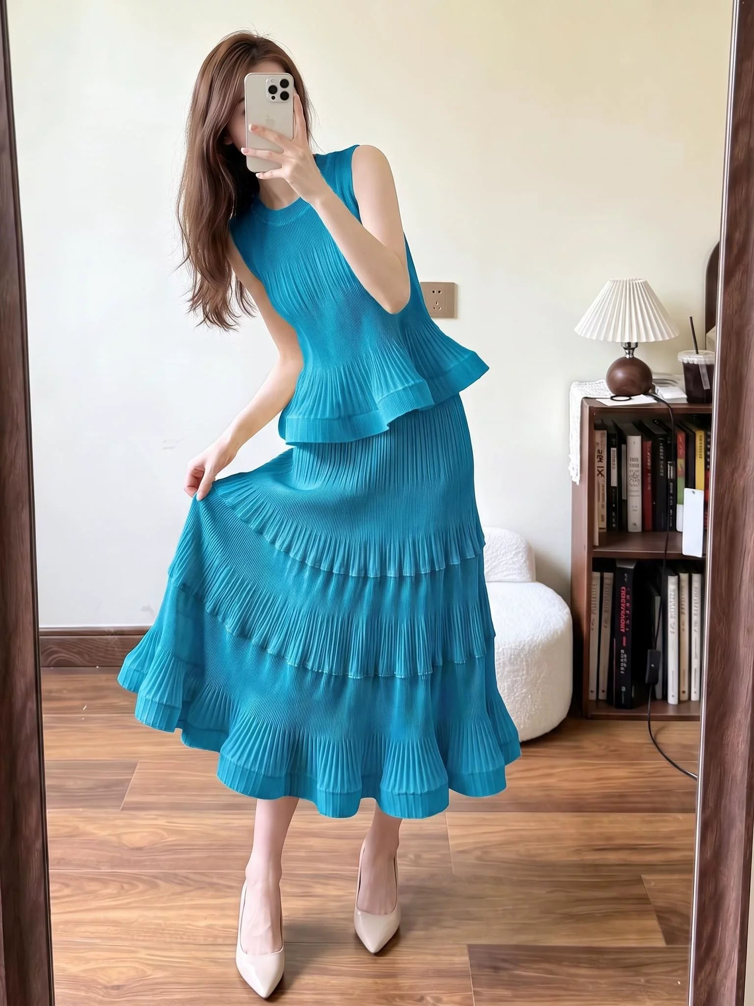 HOT SELLING Miyake pleated ruffle two-piece sleeveless waist-cinching top   high-waisted tiered skirt  IN  STOCK