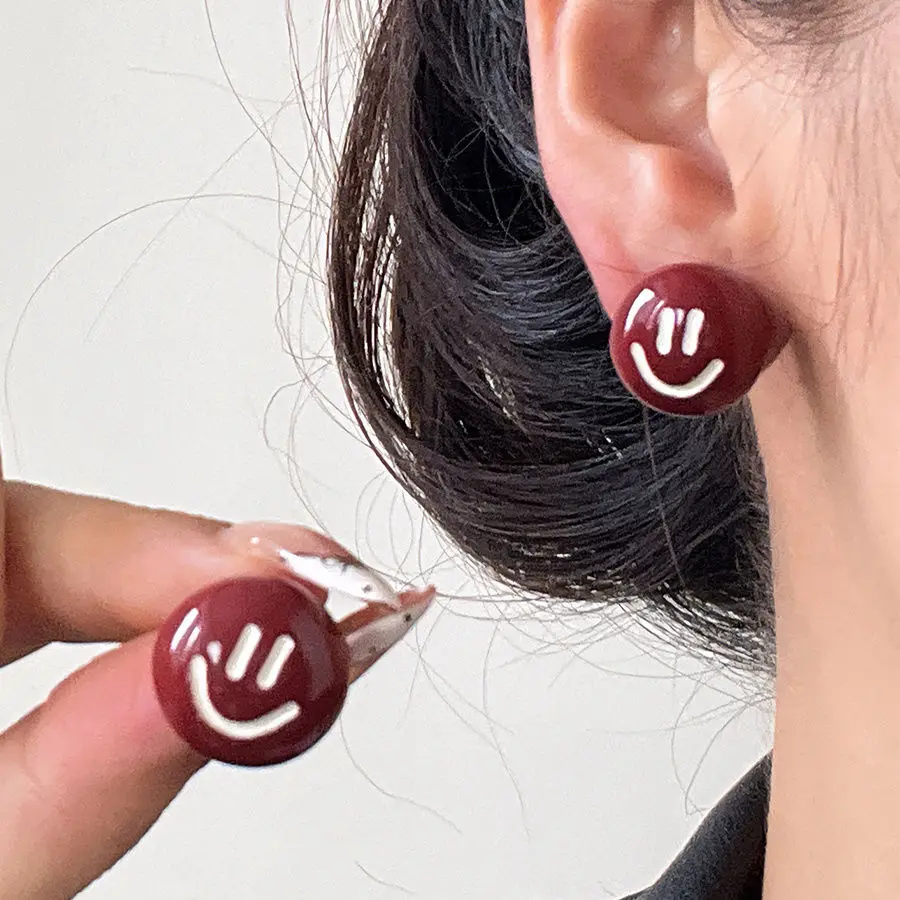 Wine Red Round Happy Face Stud Earrings Small Sweet Cute Smile Pattern Fashion Aesthetic Jewelry Gift for Women Girls Daily Wear