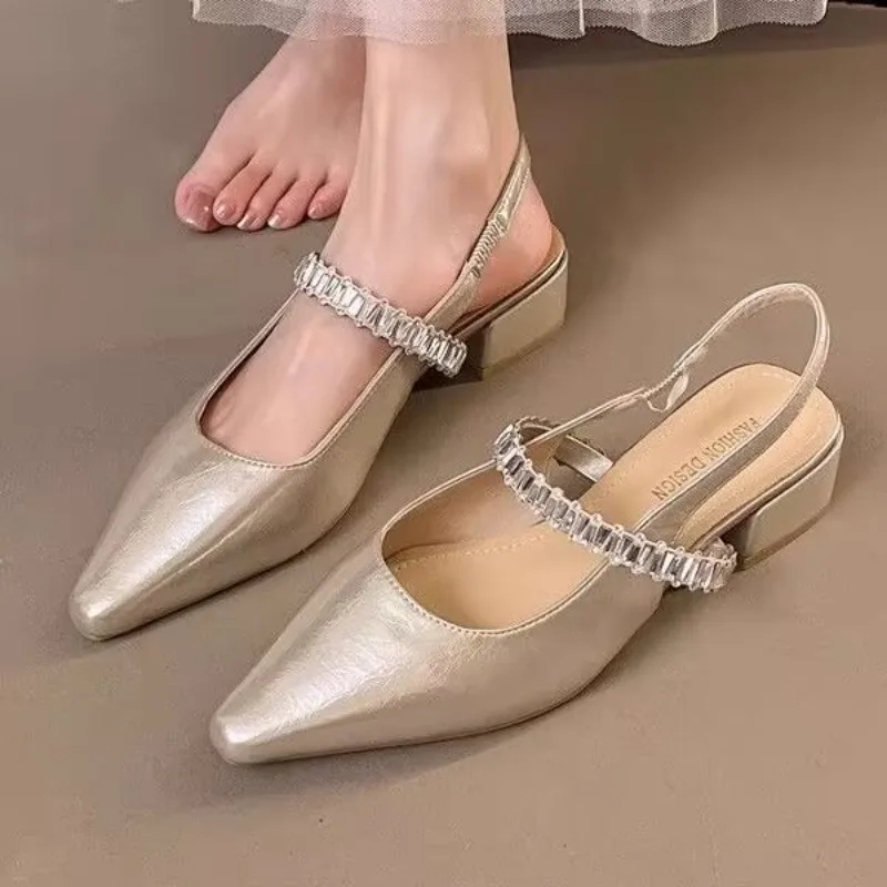 2025 Primavera Nuove donne Sandalo Moda Punta a punta Slip on poco profondo Abito Ciabatte Scarpe Sottile Sandalo con cinturino alla caviglia con tacco basso