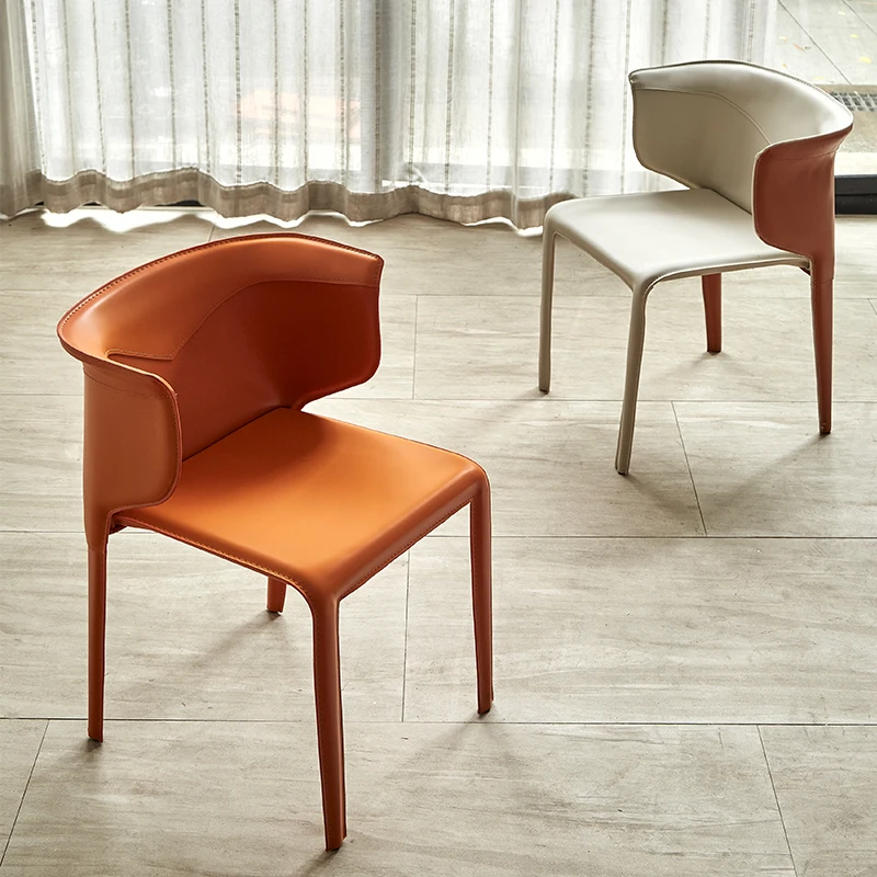 High End Designer Saddle Chair Italian Minimalist Leather Dining Chair for Luxury Hotel and Home