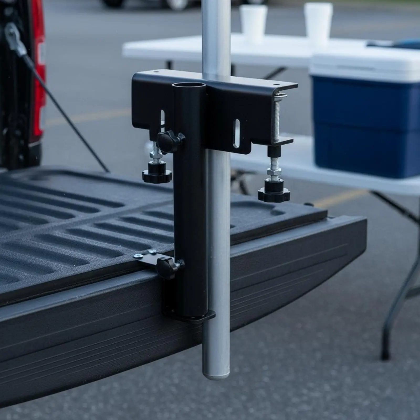 

Vehicle Bed Flag Pole Mount High-Strength Steel Pickup Vehicle Flagpole Mount Easy-Mount Flagpole Bracket Anti-Rust Coating