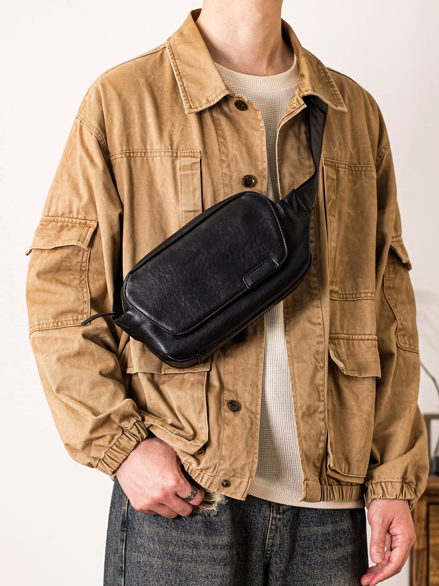 Weekend outdoor travel designers handmade men's genuine leather small phone chest bag simple casual cow leather crossbody bag