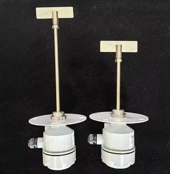 

Датчик уровня для верхнего и нижнего силоуровневого контроля цементного порошка с фланцевым креплением, ротационный, с функцией контроллера