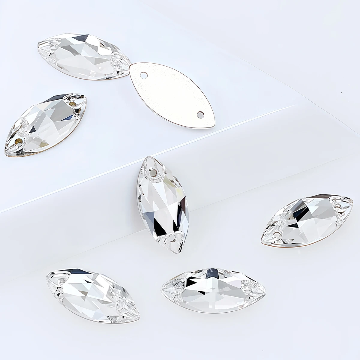 Kristallglas-Strasssteine zum Aufnähen, Pferdeaugenform, 2 Löcher, flache Rückseite, für Hochzeitskleidung, Ornamente, Kleidung, Taschen, Schuhe – Detail 6