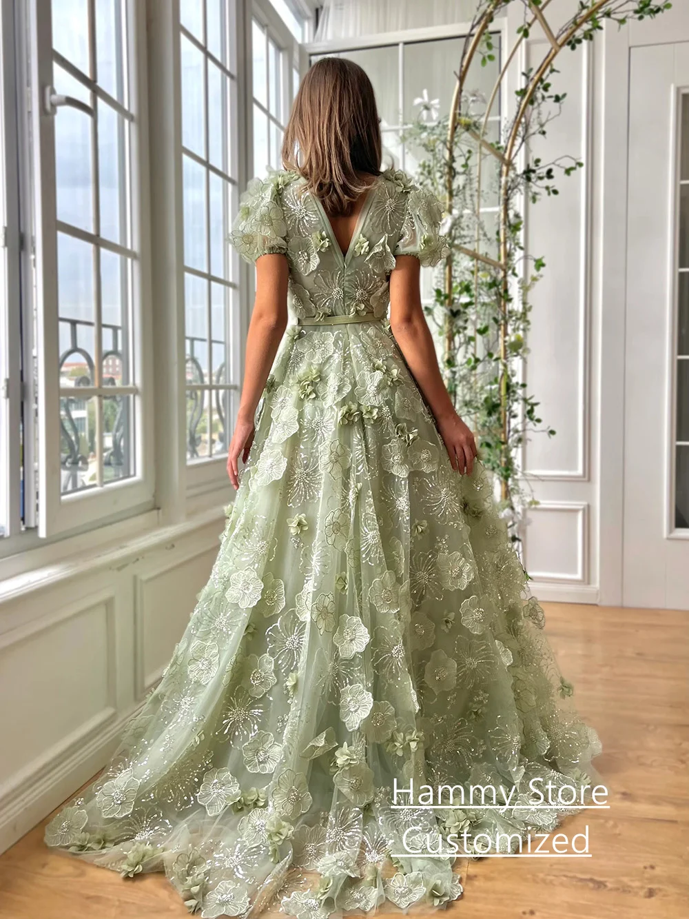 فساتين سهرة رائعة من الدانتيل على شكل زهرة لامعة مخصصة بأكمام قصيرة ورقبة على شكل V مطرز بالخرز على شكل حرف A فستان حفلة عيد الميلاد