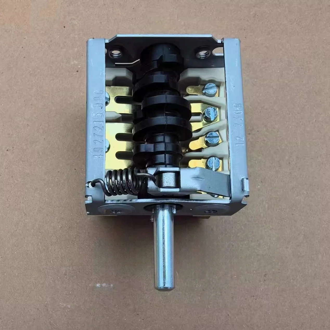 

Rotary Gear Switch 49.27215.000, Durable and Reliable