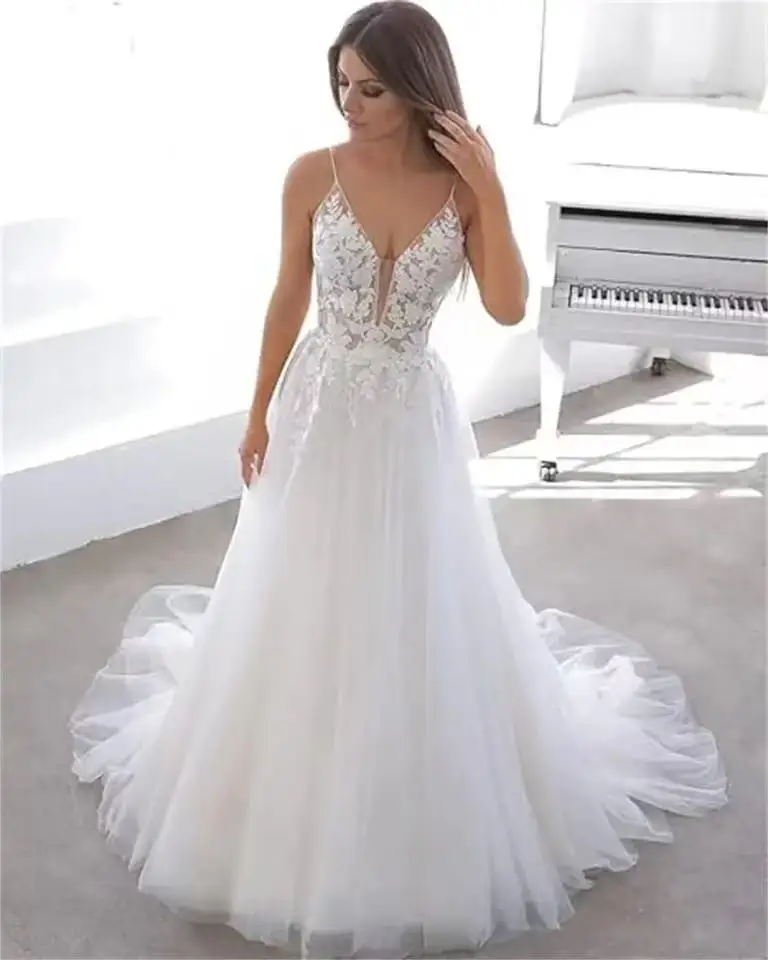 

Customized Spaghetti Straps Big Backless Wedding Dresses For Bride Tulle Deep V Neck A Line Laces Appliques Long Bridal Gowns