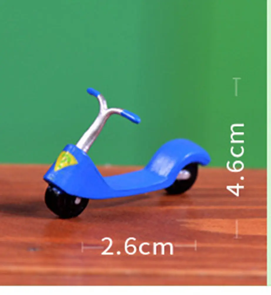 1:12 Mini Scooter Model,Blue Simulation Kick Scooter,Outdoor Accessory for Dollhouse Garden,Micro Landscape&Diorama Layout