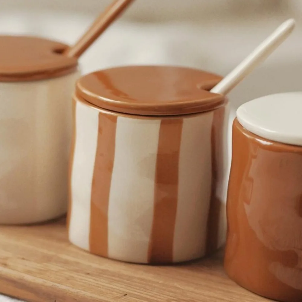 Vintage Ceramic Stripe Seasoning Jar with Spoon Meter Kitchen Supplies Exquisite Storage Box Chili Spice Food Container Decor