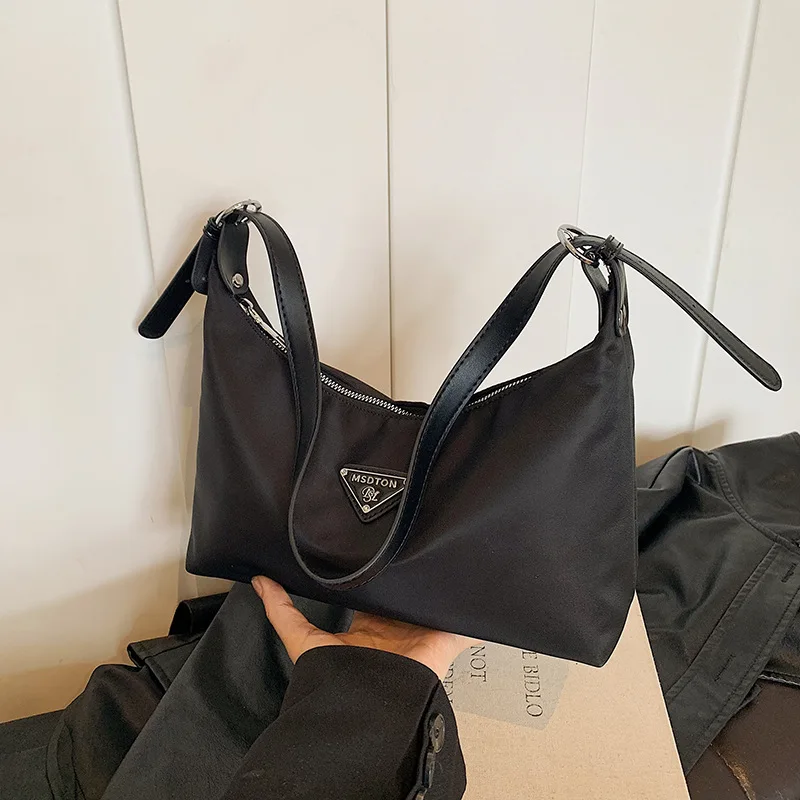 

Женская сумка 2025 года, новая простая и модная нейлоновая сумка для пельменей большой вместимости