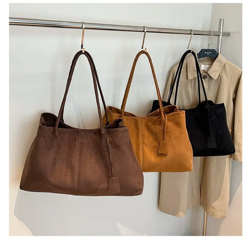 Damen-Schultertasche aus braunem Kunstwildleder, Lässiger Minimalistischer Stil für Tägliche Aufgaben, Wochenendausflüge & Alltägliche Arbeitshandtasche – Detail 5