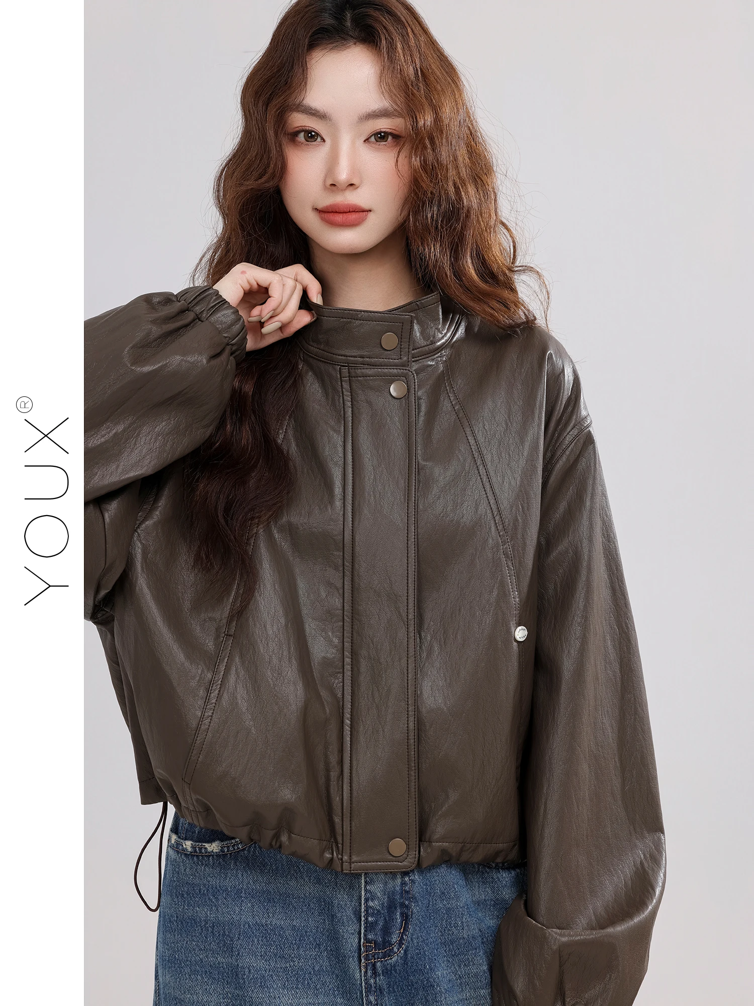 Nova Jaqueta Feminina de Couro Cor Café com Gola Dstring, Corta-Vento de Manga Longa com Zíper para Outono