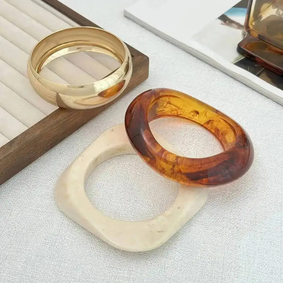 SHIXIN HipHop Irregular Thick Resin Acrylic Bangle Bracelet for Women Creative Metal Spring Bangle 2025 Fashion Jewelry Gift