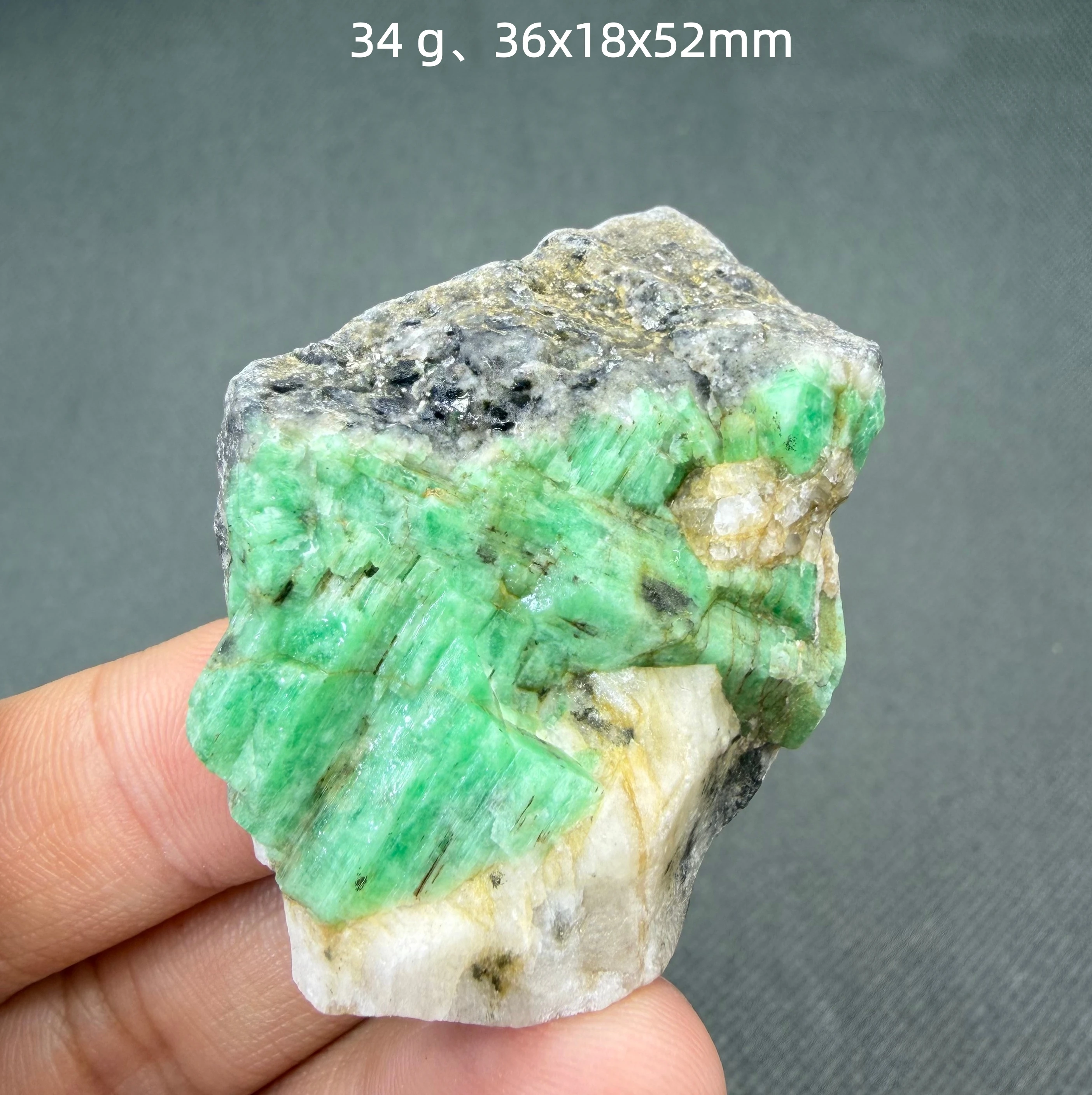 Natural Yunnan Emerald Crystal Green Beryl Mineral Specimen Rare China