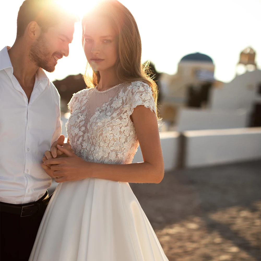 Vestidos De Novia acampanados simples, cuello redondo, mangas cortas, apliques De crecimiento nupcial, ilusión Floral, cuentas De perlas, Vestidos De Novia De barrido