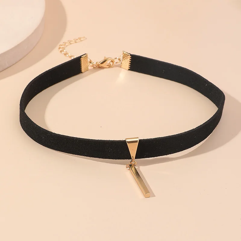 Gothic Black Velvet Choker Short Necklace for Women Tattoo Gold Color Strip Pendants Collares Mujer Collier Femme Bijoux