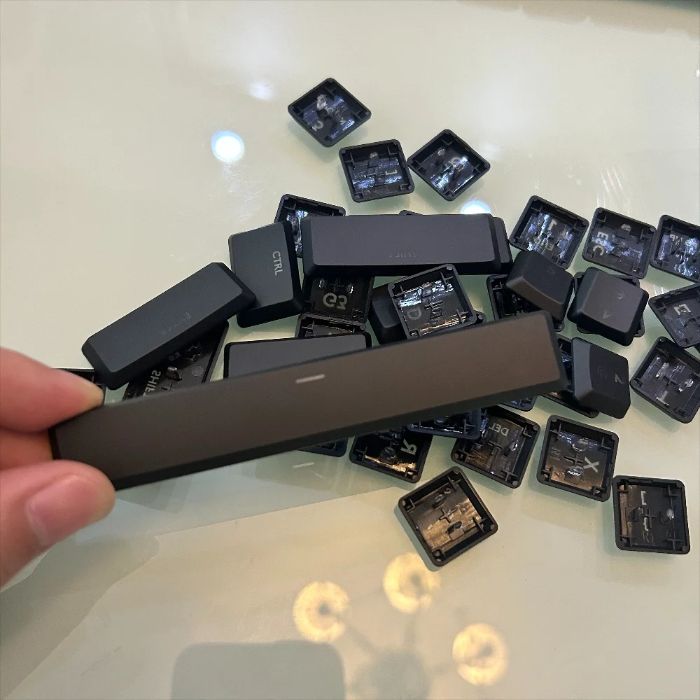

Single keycap replacement for Logitech G815 G915 TKL RGBMechanical Keyboard (black)