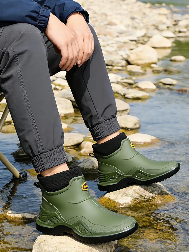 Neue Wasserdichte Herren-Regenschuhe, Winter-Warme Plüsch-Regenstiefel, Rutschfeste Outdoor-Paar-Regenschuhe, Modische Herren-Arbeitsstiefel – Detail 9