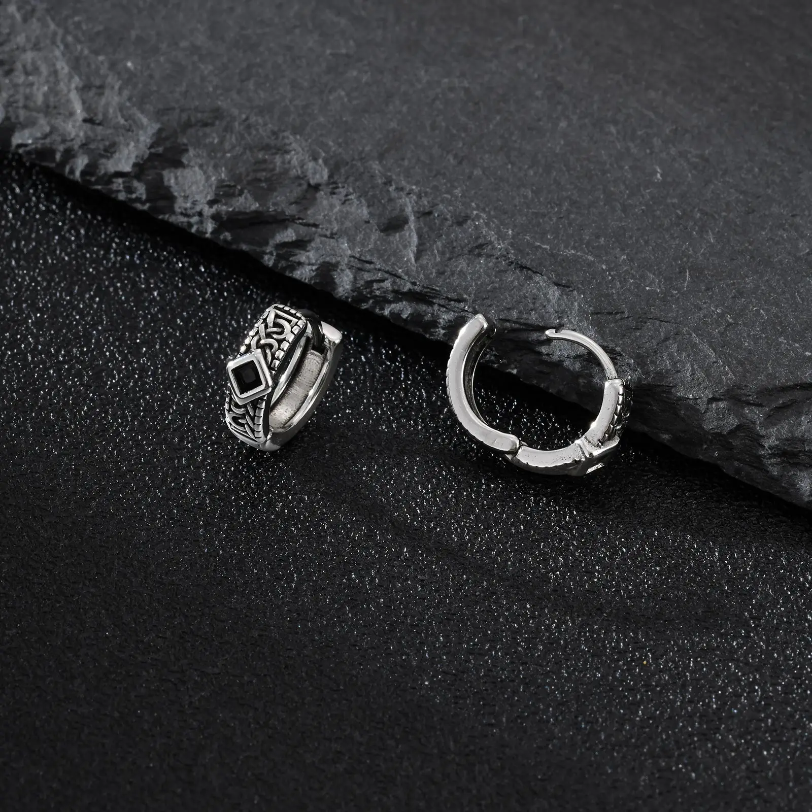 Retrol Nordische Wikinger-Runen Creolen für Männer, Klassische Keltische Knoten Edelstahl Huggie-Ohrringe, Punk Coole Schmuck-Geschenke – Detail 7
