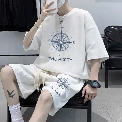 반바지 남성용 라운드 넥 반팔 티셔츠 주름 방지 및 통기성 탑 질감 패브릭 레저 다목적 트랙 슈트
