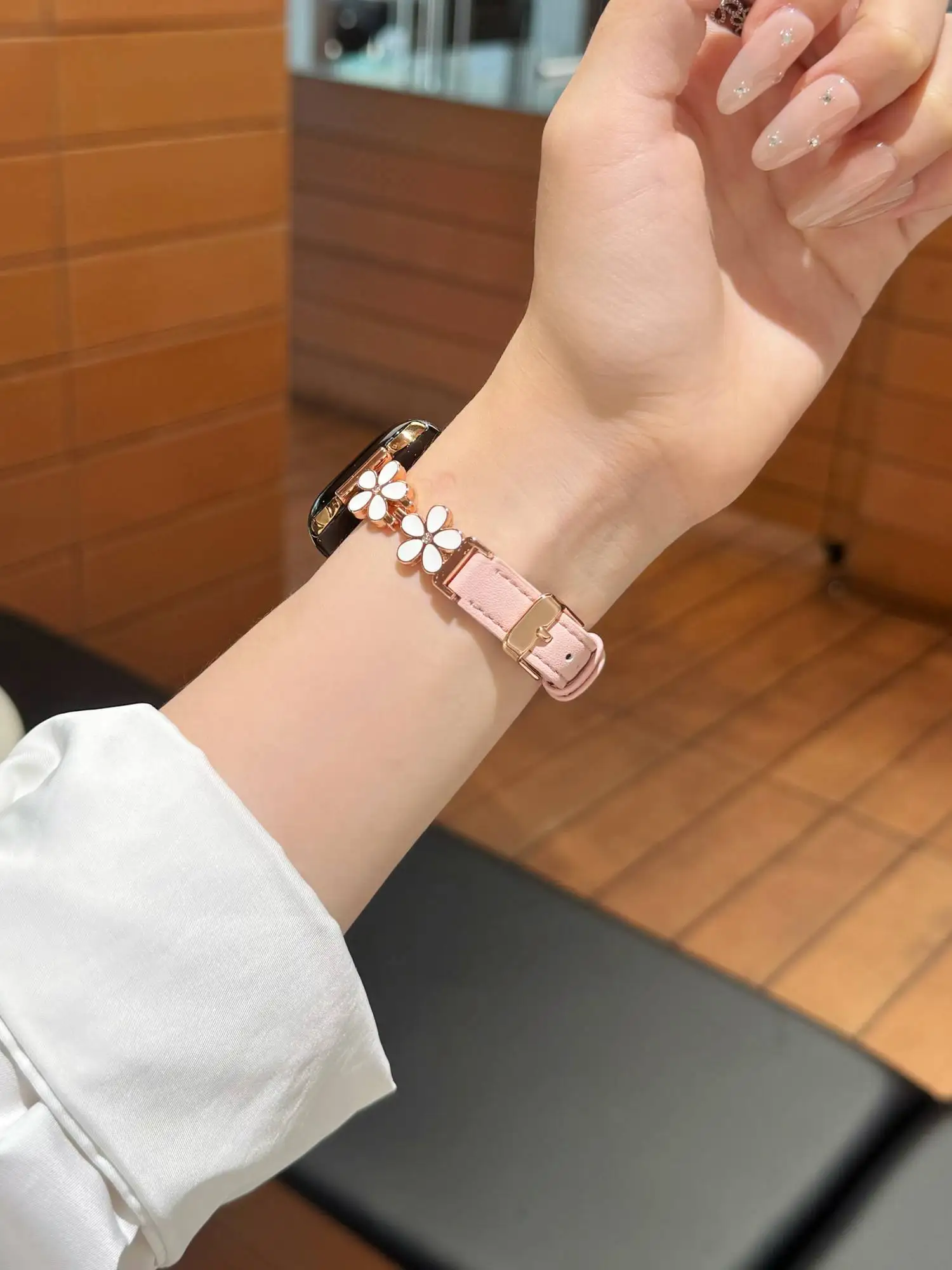 Nice Beautiful Flower Leather Loop Band for Apple Watch Women 44mm 40 45 41 49 42 38 Series 11 10 9 8 SE 7 6 5 4 3 Strap