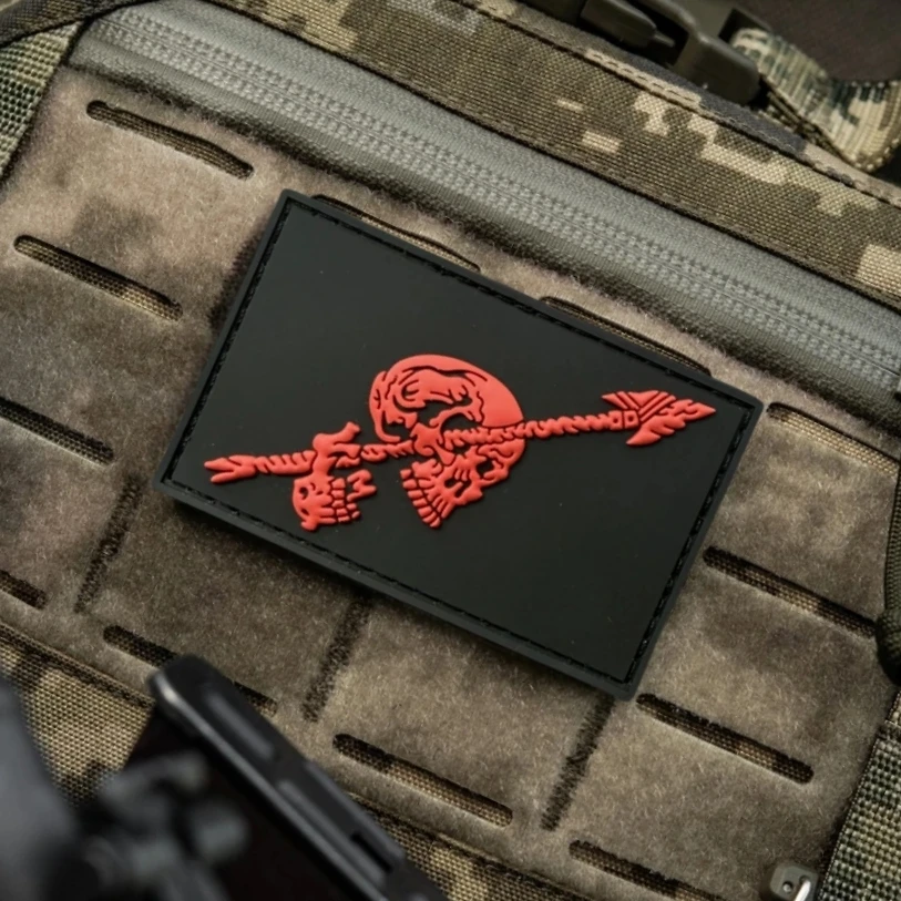 Parche táctico PVC 3D Red Skull Arms – Gancho y bucle militar - imagen 3