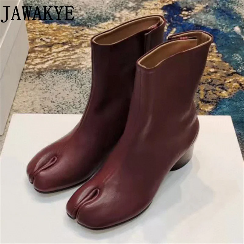 Oryginalne skórzane buty z rozcięciem na palcach Tabi damskie markowe okrągły obcas krótkie buty zimowe w stylu Casual, imprezowa Chelsea Boots