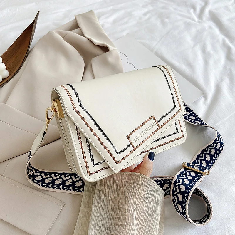 wide shoulder straps small square bags embroidery women crossbody bag New Fashion Female Shoulder Bag Casual Trendy Phone Bag