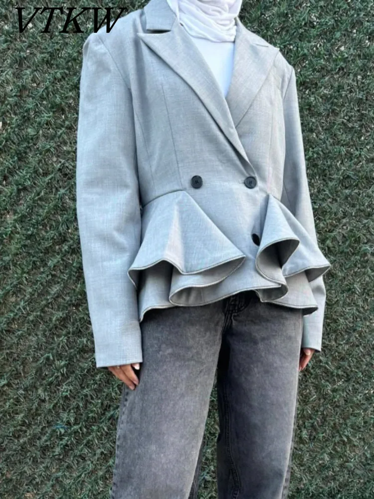 

VTKW Short-sleeved Form-fitting Pleated Skirt High-quality Women's Blazer 2025 Spring Season High-quality Business Suit Jacket.
