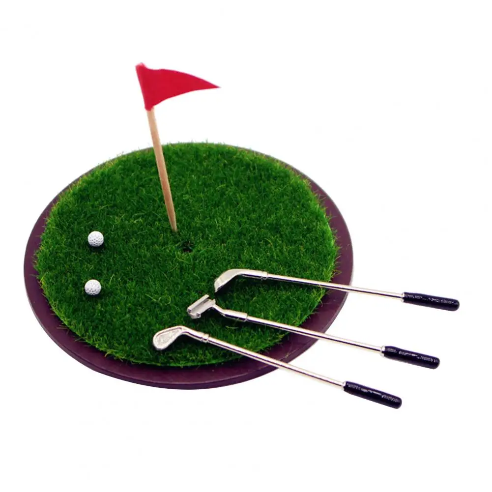 โลหะElectroplated Golf Club Miniature Golf Clubชุดลูกธงสําหรับเด็กแกล้งทําเป็นเล่นตุ๊กตาอุปกรณ์เสริมสําหรับมินิกอล์ฟ