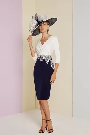 

Mother of the Bride Dresses Sheath Ivory and Navy Knee Length Short V-Neck Three Quarter Sleeves Formal Party Guest Gowns Spring