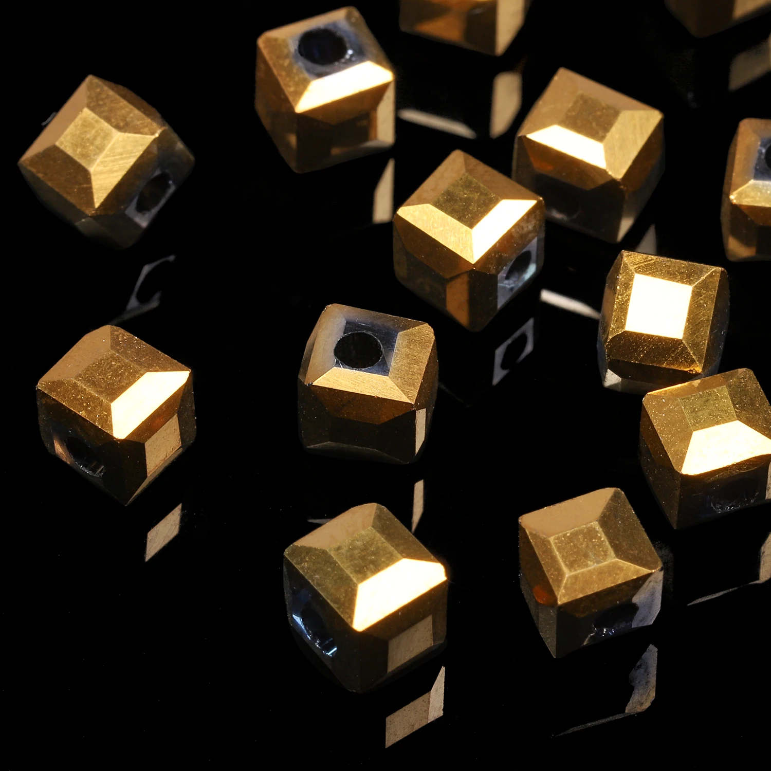 4mm Square Shape Golden Austrian Crystal Beads Cube Glass Loose Spacer Bead for Jewelry Bracelet Necklace Making DIY