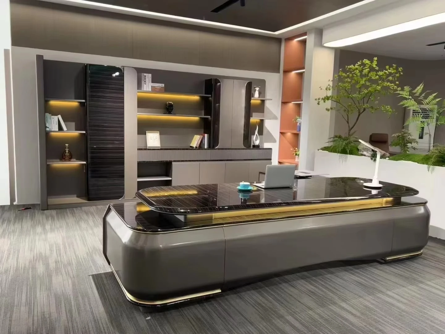 A high-end, modern and luxurious melamine wood executive office desk designed for the CEO boss, which is expandable and modular.