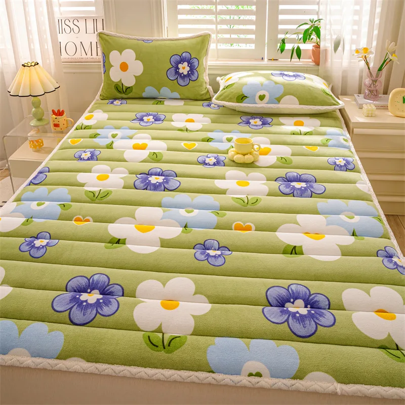 

2023 New Milk Flour Double sided Mattress Thickened Autumn and Winter AB Both Sides Can Be Used as Non slip Mattresses