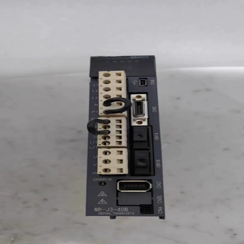 

Brand-new, factory-sealed servo motor MR-J2S-350A MR-J2S-200B MR-J4-100B MR-J4-70B MR-J2-200CT MR-J4-200B